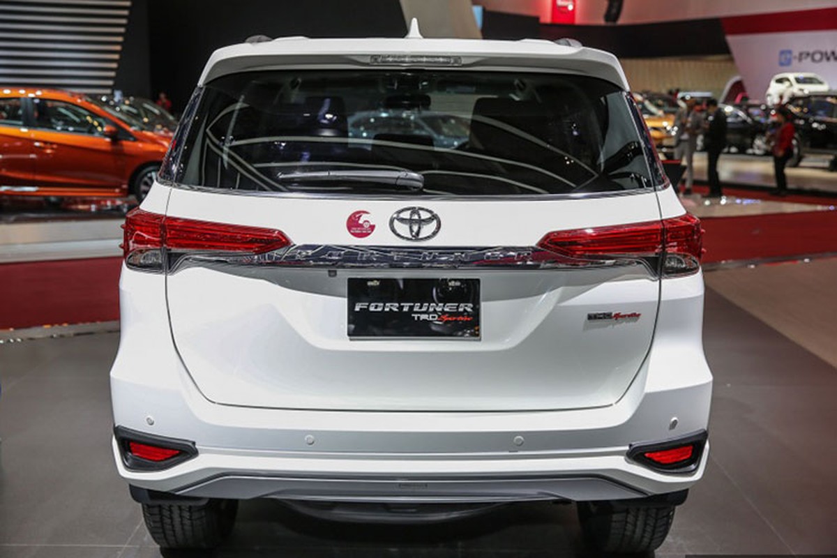 Toyota Fortuner TRD Sportivo 2017 gia gan 1 ty dong-Hinh-4